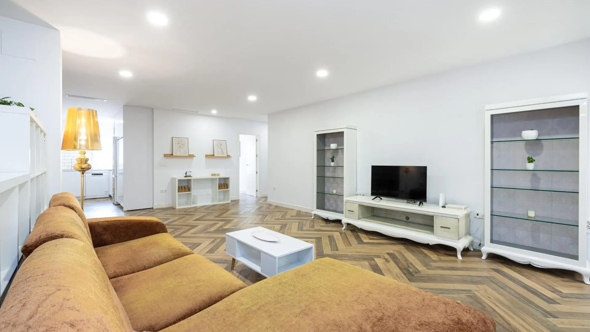 H2M Pasaje Nobleja Close Train St, Smarttv, Aacc Málaga Espagne